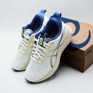 The ASICS GEL-Kayano 32 is a premium running shoe designed to provide a perfect blend of support, comfort, and performance for long-distance runners. Building on the legacy of the Kayano series, this model focuses on stability without compromising on cushioning, making it ideal for overpronators and those seeking extra guidance during their runs. The shoe features ASICS’ signature GEL technology in both the rearfoot and forefoot, which efficiently absorbs shock at impact and ensures a smooth transition throughout the stride.