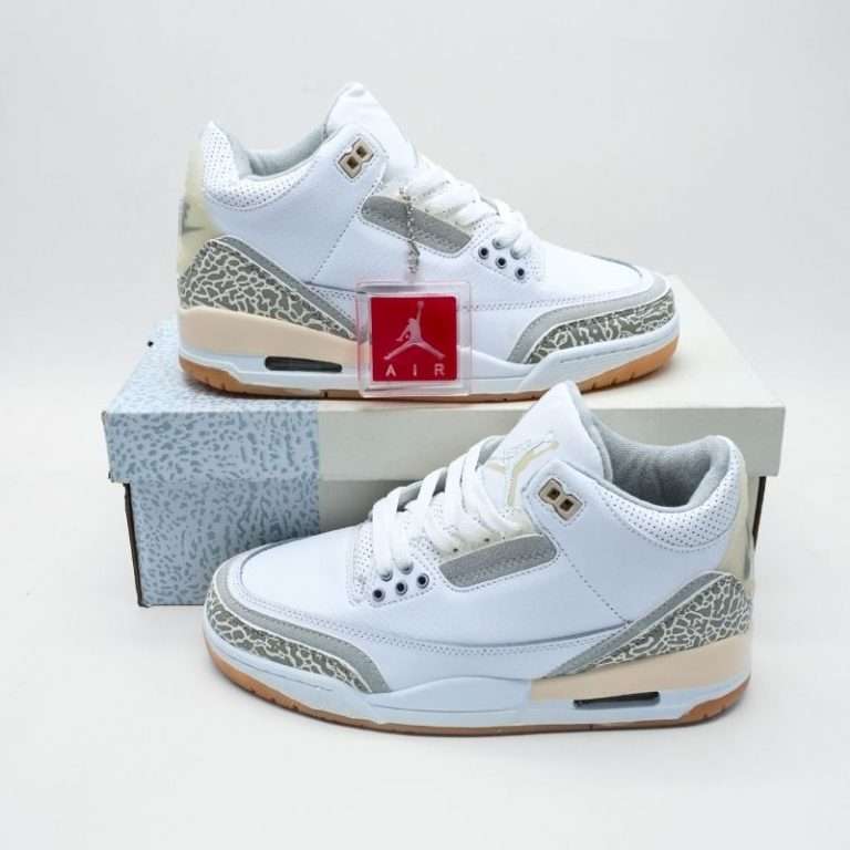The Air Jordan 3 Retro Craft 'Ivory' brings a fresh, sophisticated look to one of basketball’s most iconic silhouettes. Built with meticulous attention to detail, this version of the Air Jordan 3 blends classic elements with contemporary design cues, offering both style and comfort. The shoe’s upper is crafted from premium materials, featuring a clean ivory hue that gives it a versatile and elevated aesthetic. This neutral tone makes the shoes easy to pair with a wide range of outfits, whether for casual streetwear or more refined looks.